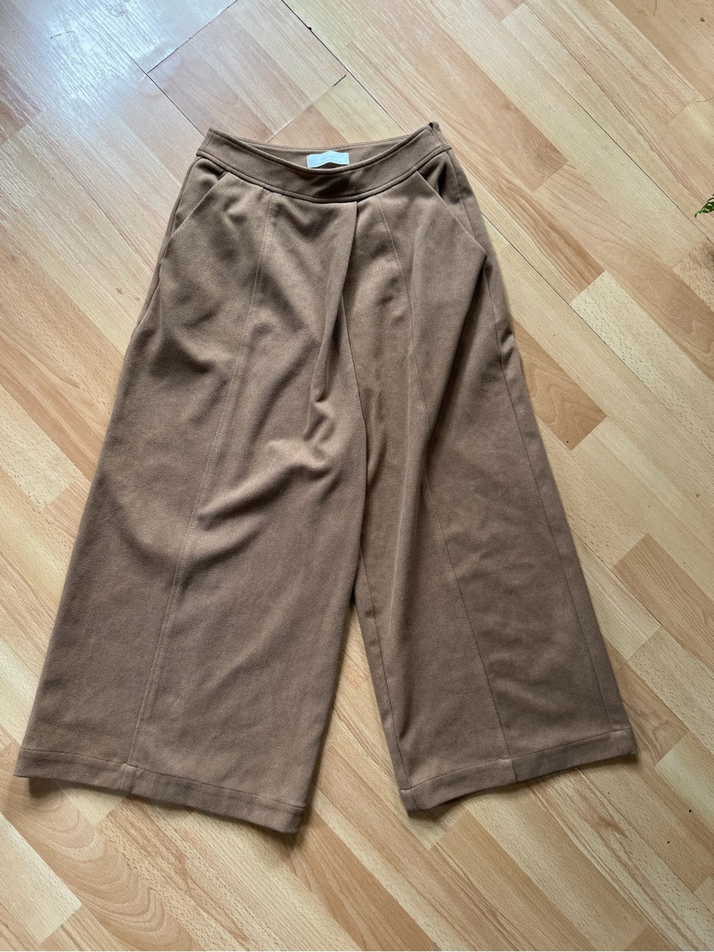 Classic Wide-Leg Tan Warm Brown Women's Cropped Pants